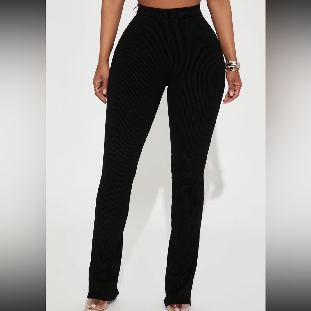 Fashion Nova Presley Snatched Pant size XS.